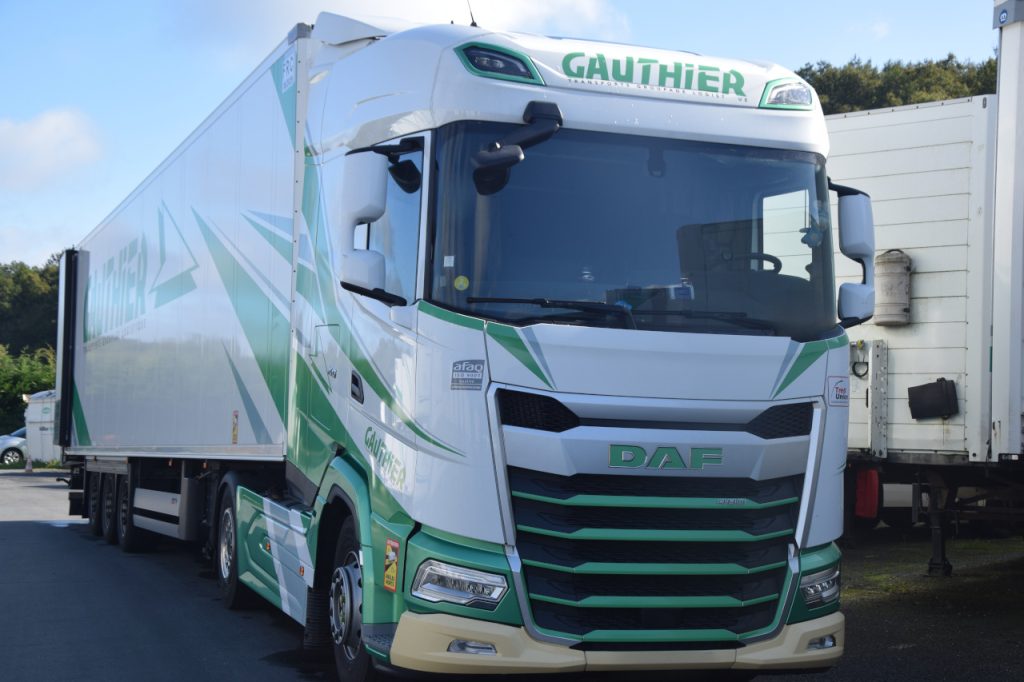 Camion des Transports Gauthier pour le service de transport sous température dirigée.